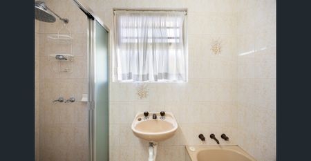 Family Living Between City & Sea - Photo 3