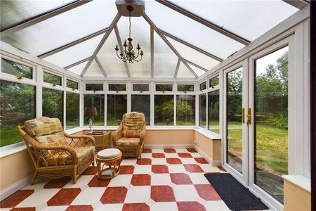 Springfield Road, Pamber Heath, Tadley, Hampshire, RG26 - Photo 2