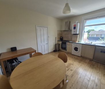 Park Road, N11, London - Photo 2