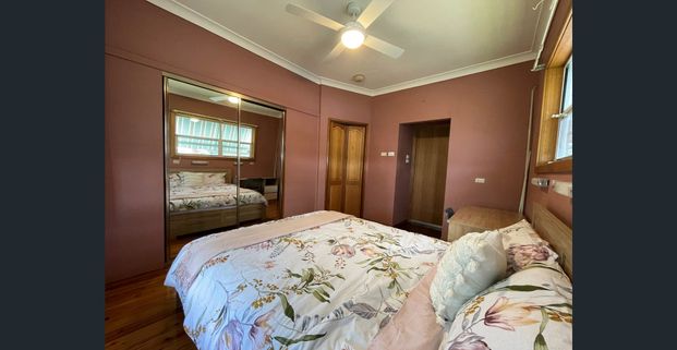 Room available Rent: $250 PW - Photo 1