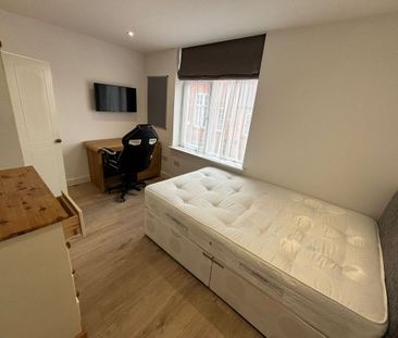 107 Storer Road - Stunning 4 Bed 2 BathLoughborough - Photo 2