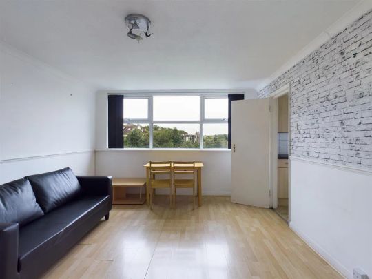 Richmond Road, Brighton - Photo 1