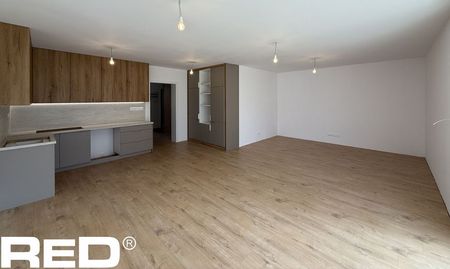 2 - izbový byt Bytča s predzáhradkou - Photo 2