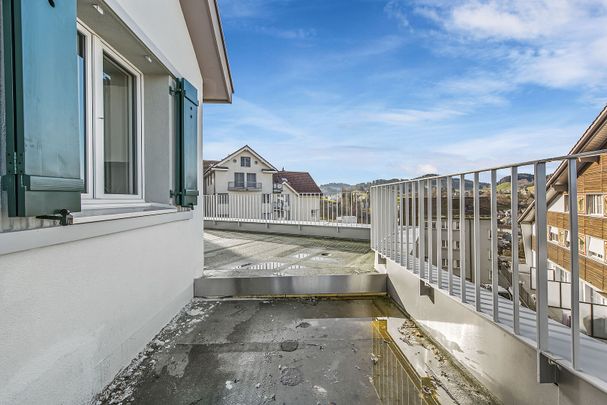 Moderne Wohnung mit grosser Terrasse! - Photo 1