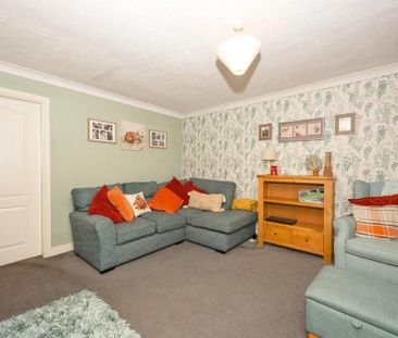 4 bedroom semi-detached house to rent - Photo 6