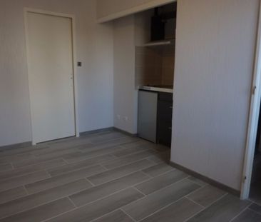 Location Appartement 1 pièce 18m² CHALON SUR SAONE 71100 - Photo 2