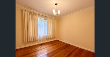 A rare find family home in the prime location of Glen Iris - Photo 4