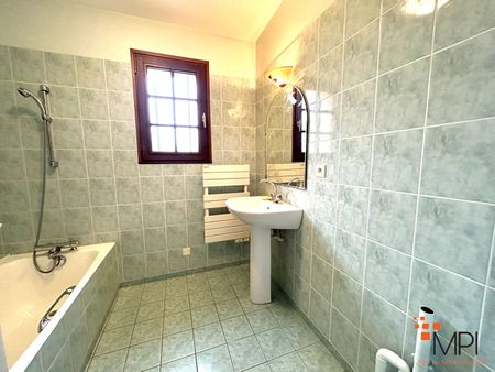 Location Maison 5 pièces 116m² - Photo 3