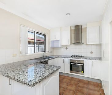 For Lease: Spacious Family Living in a Convenient Acacia Ridge Loca... - Photo 4