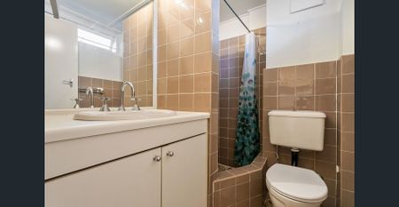 HARBOUR- SIDE, UNFURNISHED STUDIO APARTMENT - Photo 3