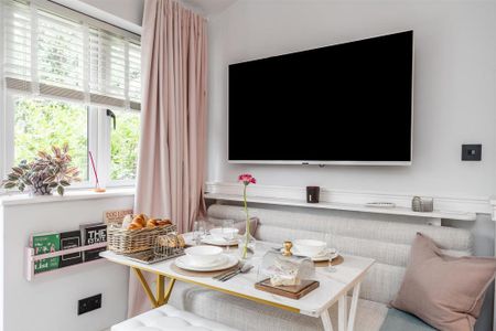 3 bedroom semi-detached house to rent - Photo 2