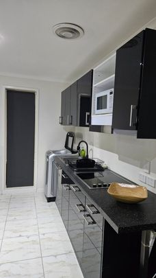 Shared House – 2 bedrooms available in independent Granny Flat - Photo 1