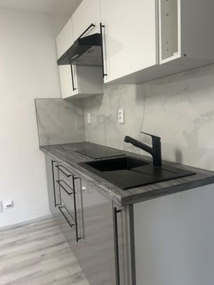 Pronájem bytu 1+kk 32 m2 - Photo 1