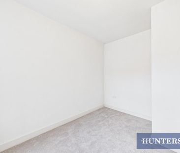 2 bedroom Flat To Let - Photo 3