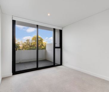 Embassy Residences - Photo 6