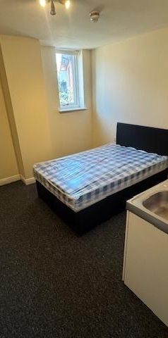 Studio to rent - Photo 1