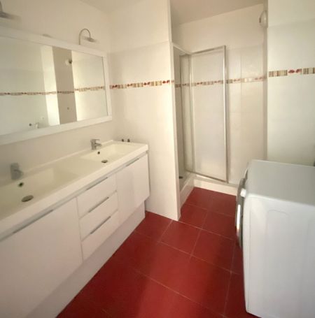 Location Appartement 3 pièces 68m² - Photo 2