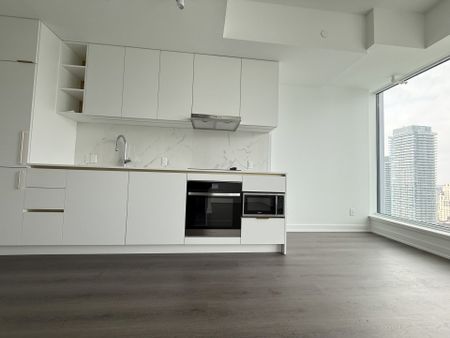 For Lease - 8 Wellesley Street Unit# 4606, Toronto, Ontario - Photo 5