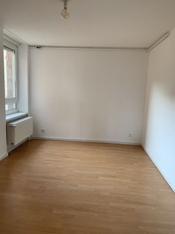 Location Appartement 3 pièces 60m² SARREGUEMINES 57200 - Photo 2