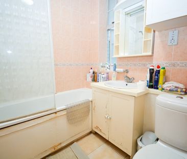 Room in a Shared Flat, Porchester Road, W2 - Photo 1