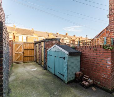 Simonside Terrace, Heaton, Newcastle Upon Tyne - Photo 3