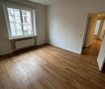 Gezellig appartement met 1 slaapkamer, lift, nieuwe badkamer en apa... - Foto 2