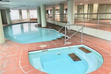 2 BEDROOM APARTMENT AT A CONVENIENT LOCATION - Photo 2