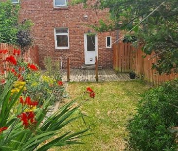 3 bedroom semi-detached house to rent - Photo 2