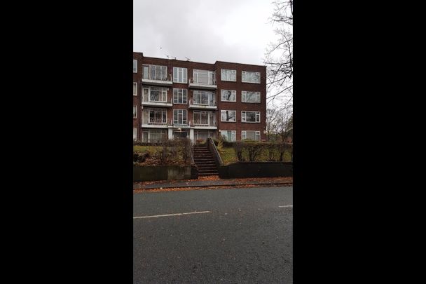 2 Bed Flat, Brooklands Court, M8 - Photo 1