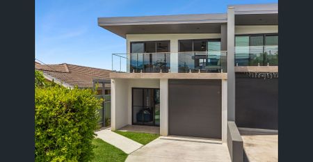 MODERN DUPLEX WTH ABUNDANCE OF SPACE - Photo 4