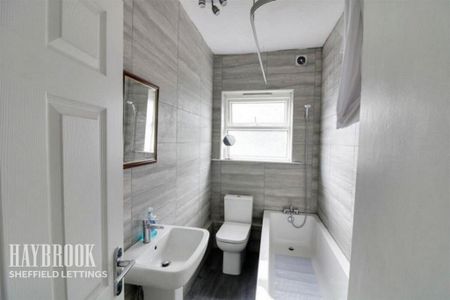 3 bedroom terraced house to rent - Photo 5