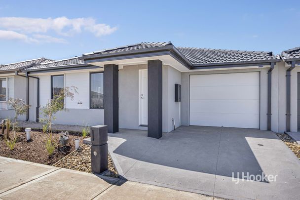 17 Leona Drive, Wyndham Vale VIC, Belconnen - Photo 1