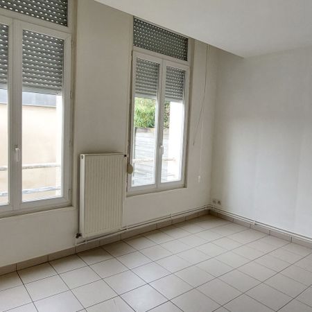Location Appartement 2 pièces 47m² CAMBRAI 59400 - Photo 4