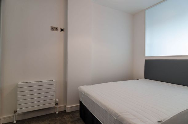 30 The Gallery, 65-71 Dublin Road , Belfast, BT2 7HG - Photo 1