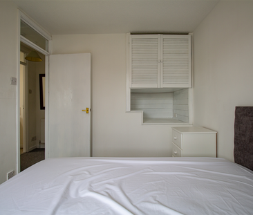 2 bedroom semi-detached house to rent - Photo 6