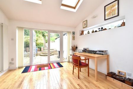 3 bedroom semi-detached house to rent - Photo 3