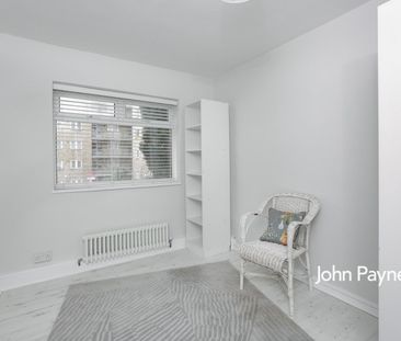 Flat to rent - Pagoda Gardens, London, SE3 - Photo 3