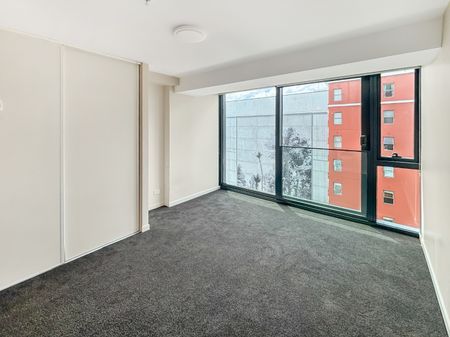 CITY CENTRE, 1 Bed + 1 Car park - Photo 4