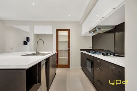 Modern Comfort with Stylish Living - Photo 2