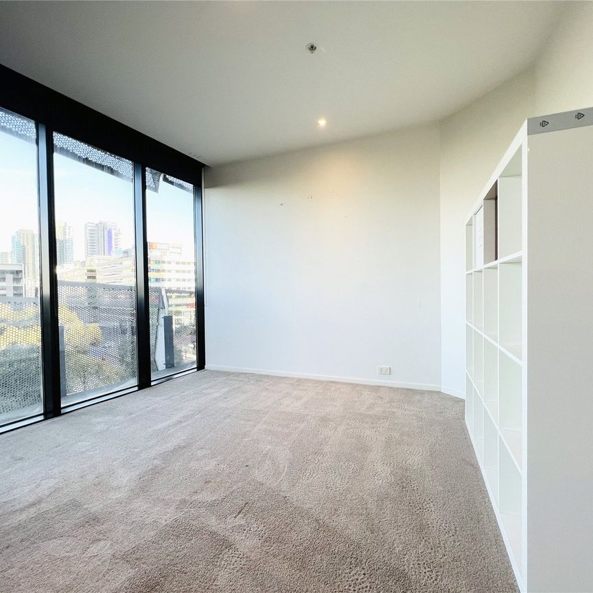 501/18 Waterview Walk - Photo 1