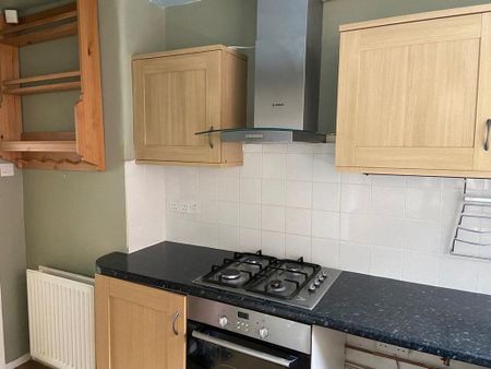 3 bedroom semi-detached house to rent - Photo 3