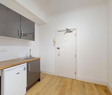 Studio to rent - Photo 6