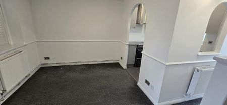 1 bedroom semi-detached house to rent - Photo 4