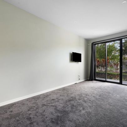 $1,700 per week / $6,800 Bond - Photo 1