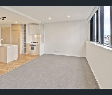 Generously Sized & Ultra Modern Apartment. - Photo 2