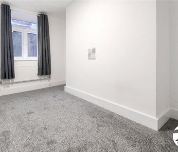 3 bedroom maisonette to rent - Photo 1