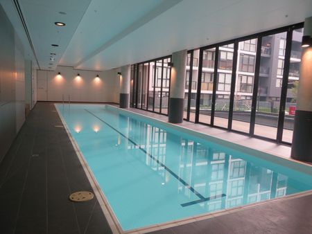 Stunning 2 Bed On The Banks Of The Yarra - Unfurnished - Photo 2