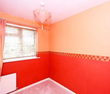 4 bedroom semi-detached house to rent - Photo 5