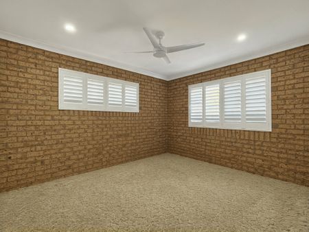 Private 2-Bedroom Unit with Balcony, Secure Parking & Exclusive Access in Banksia Beach - Photo 2