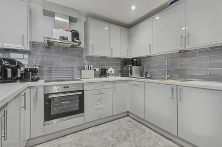 2 bedroom terraced house to rent - Photo 4